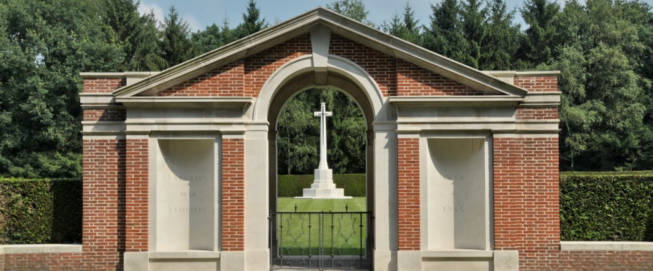 venray-war-cemetery-01