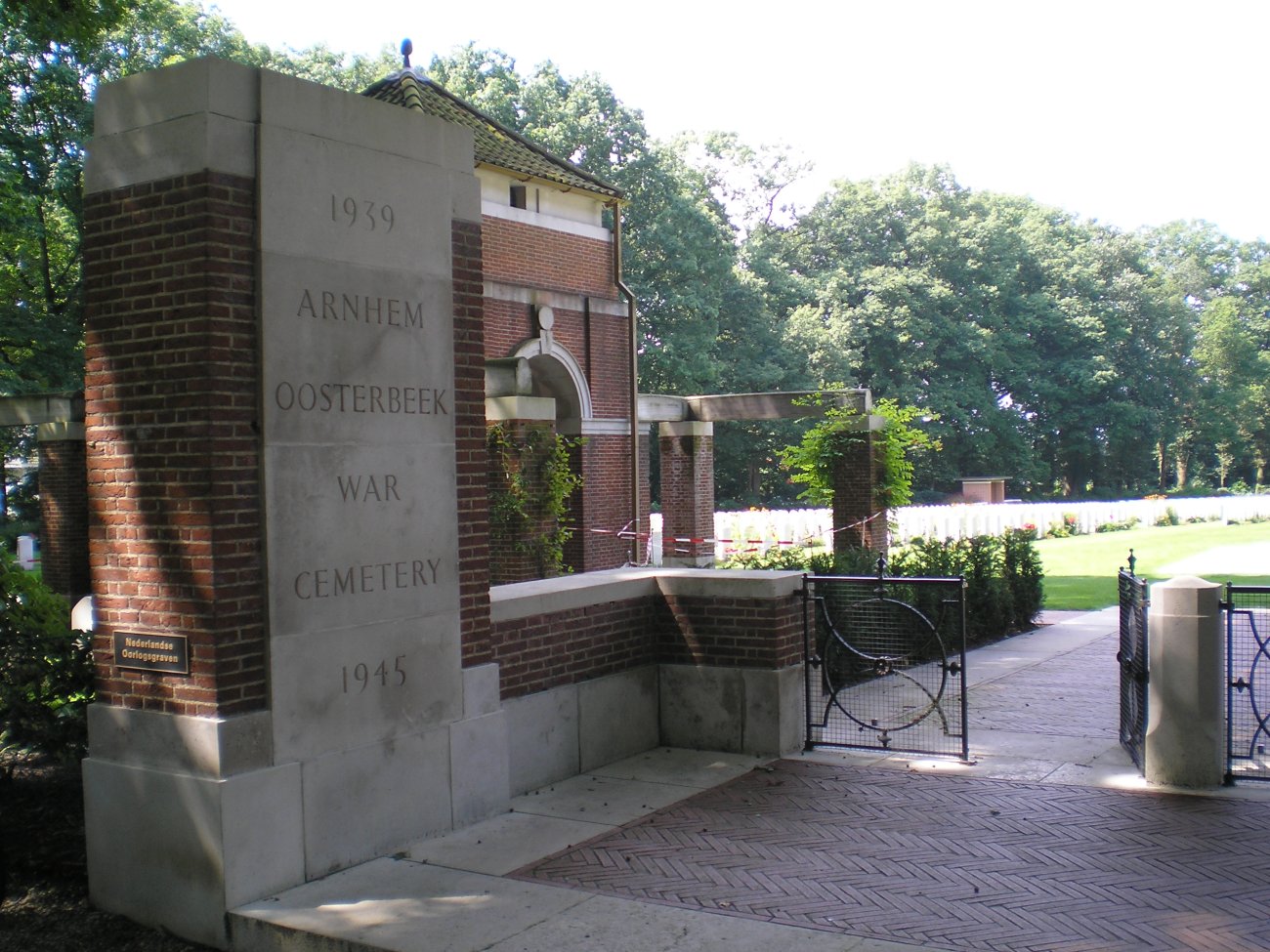 Airborne War Cemetery Oosterbeek Entrance