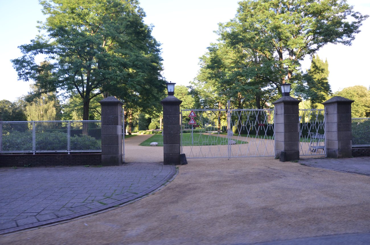 Arnhem Moscowa General Cemetery Entrance