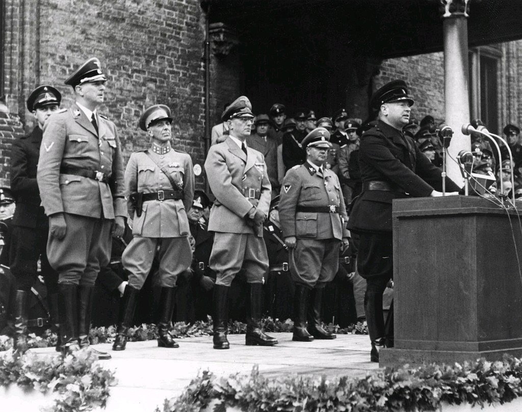 anton-mussert-speech-01